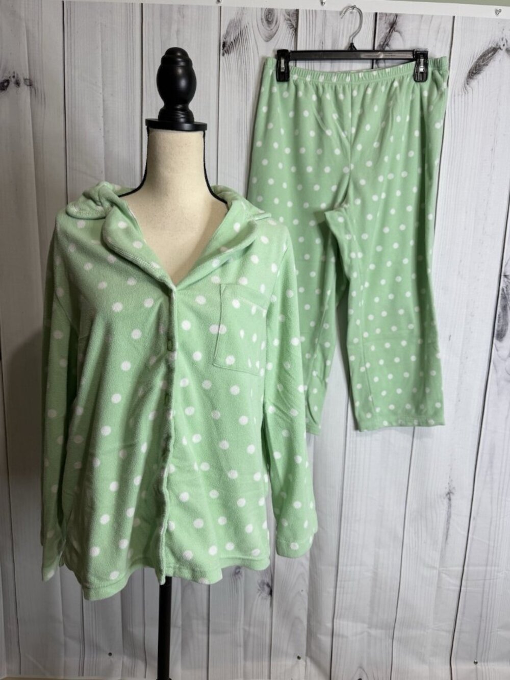 Secret Treasures Women’s Flannel Pajama Set XL (16-18) Green Polka Dot